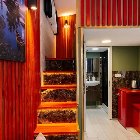 Bed & Breakfast Ada Tiny House Loca