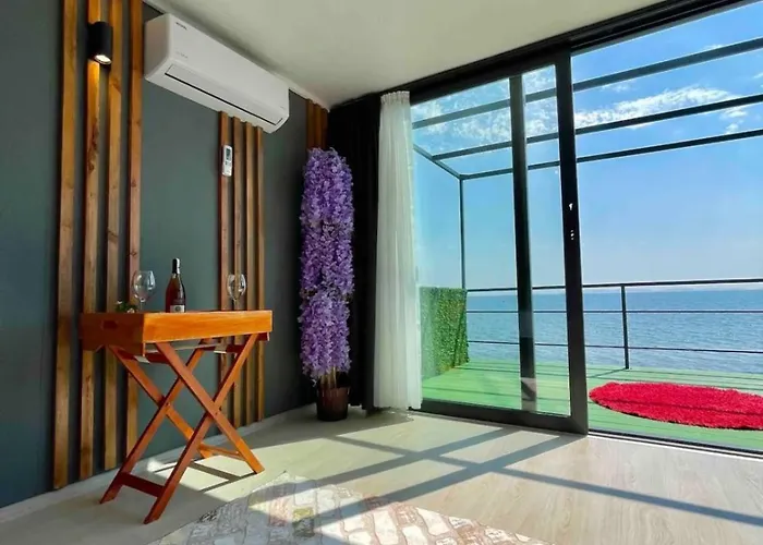 Ada Tiny House Loca فندق مبيت وإفطار